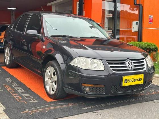 VOLKSWAGEN BORA 2.0 MI 8V FLEX 4P AUTOMÁTICO VOLKSWAGEN BORA 2.0 MI 8V FLEX 4P AUTOMÁTICO